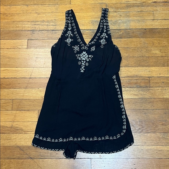 Free People Embroidered Tank Top Romper in Black & Tan, size 6 - Picture 2 of 13